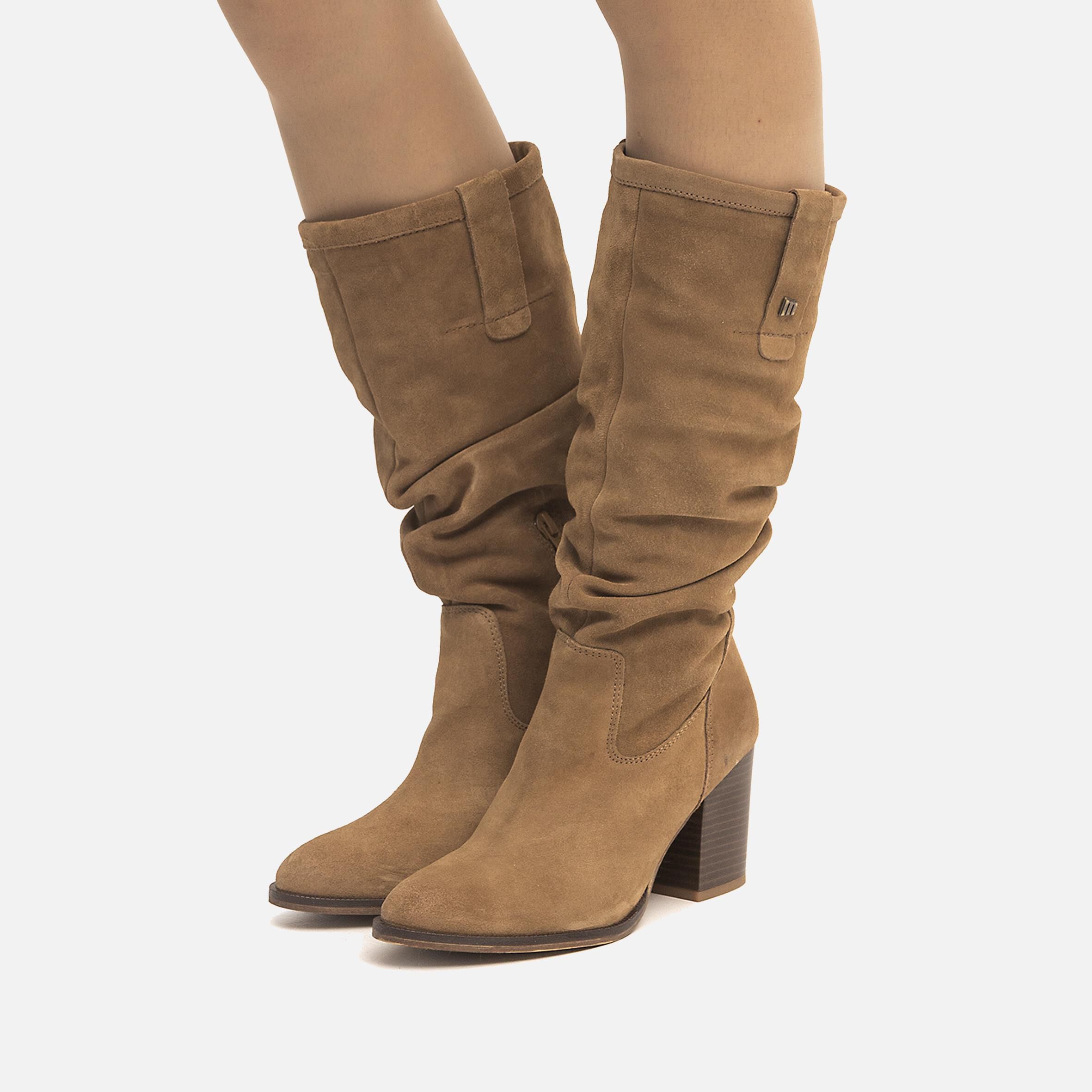 Compra UMA marron 55768 Botas de tacon Mustang para Mujer